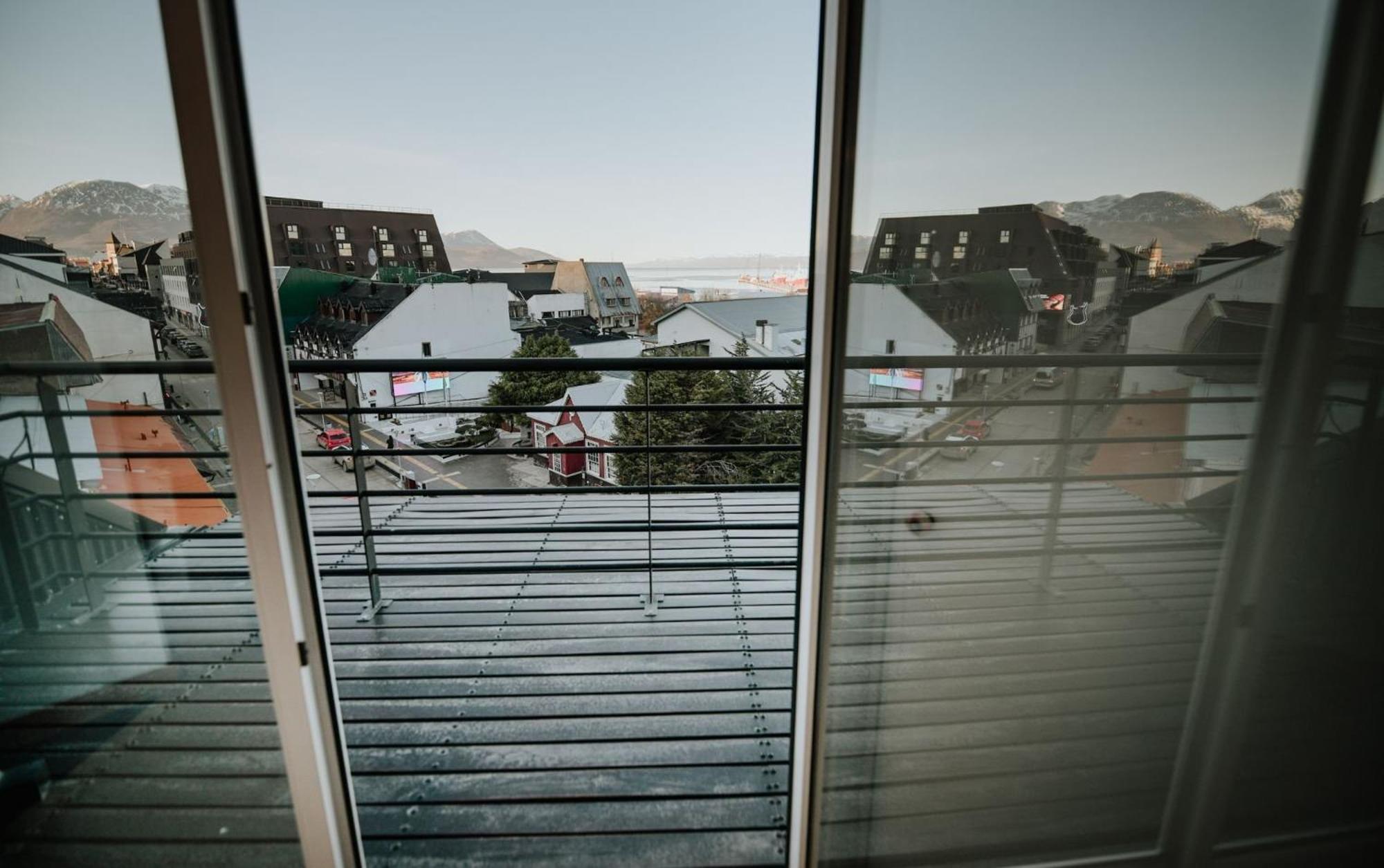 Aunaisin - Toluken Apartamentos อูซัวยา ภายนอก รูปภาพ